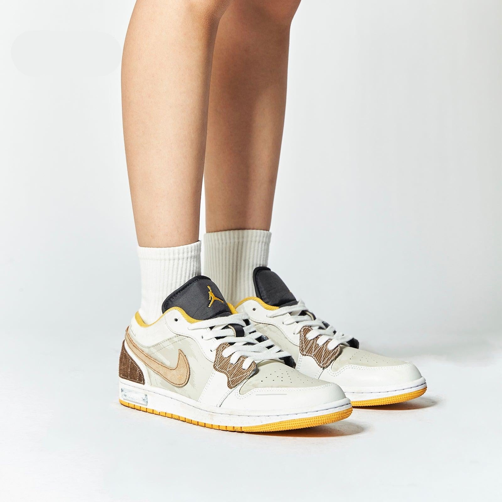 Pre-Landing - Men's Jordan 1 Low Custom