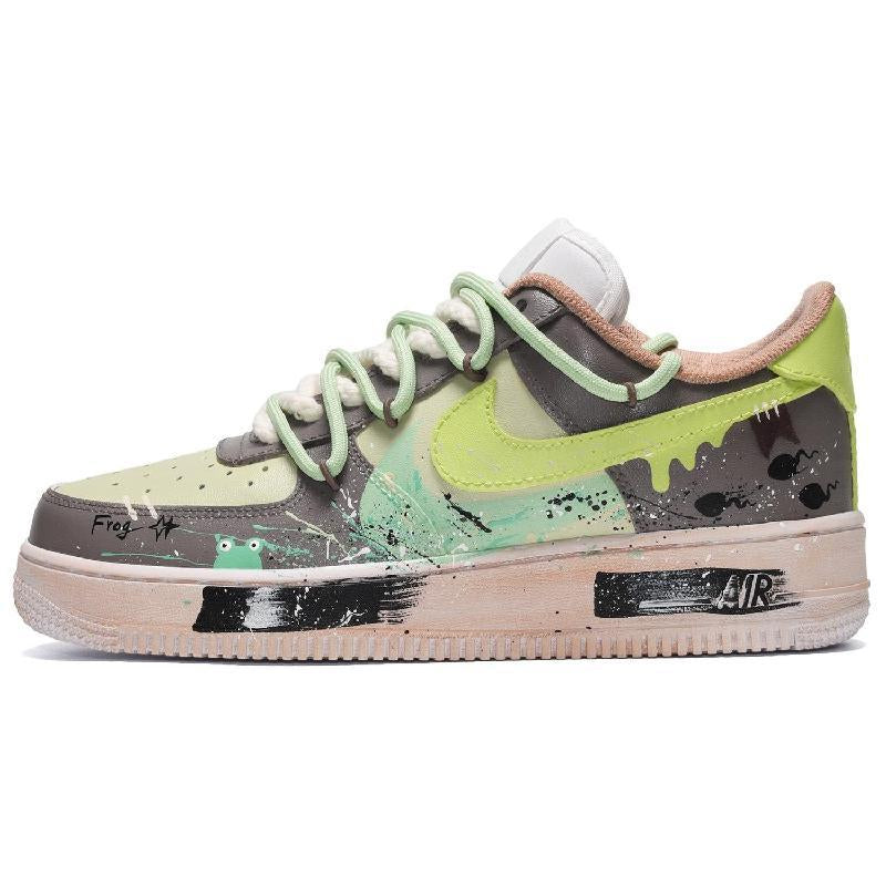[Custom The men's small jumping frog is white, brown and green]  Air Force 1 Skateboarding Shoes Men Low-top Sanddrift/White/Rough Green/Hemp
