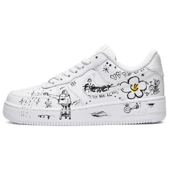 [Custom The female smiling flower is in black and white]  Air Force 1 Skateboarding Shoes Women's Low-top Black/White