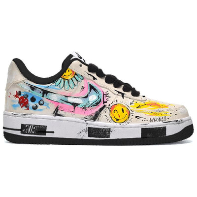 [Custom The man's little Daisy has a smiling face and a dark complexion]  Air Force 1 Skateboarding Shoes Men Low-top Beige/Black