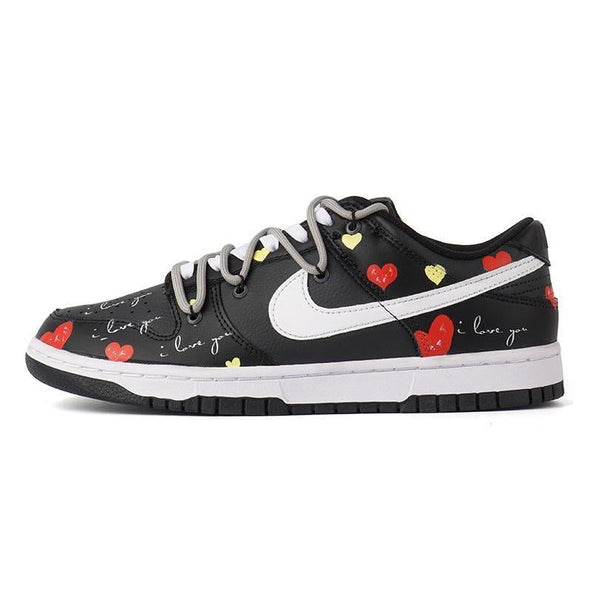[Custom Men's heart-shaped black and red]  Dunk Skateboarding Shoes Men Low-top Black/Red