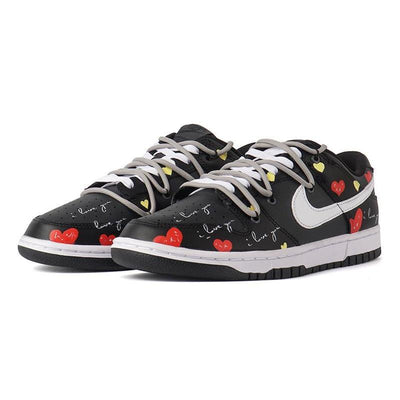 [Custom Men's heart-shaped black and red]  Dunk Skateboarding Shoes Men Low-top Black/Red