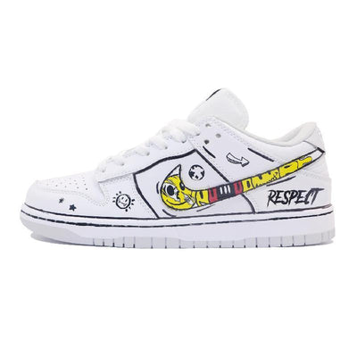 [Custom White 2D hand-drawn pictures]  Dunk Skateboarding Shoes Men Low-top White/yellow/black