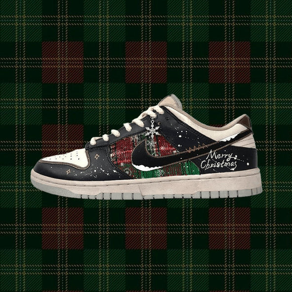 [Custom Black, red and green for men on a snowy Christmas night]  Dunk Skateboarding Shoes Men