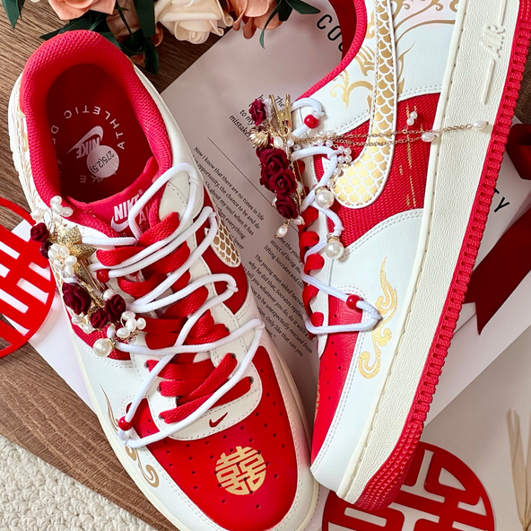 [Custom The male and female dragons and phoenixes are auspicious, white and red]  Air Force 1 Skateboarding Shoes Unisex Low-top Gold