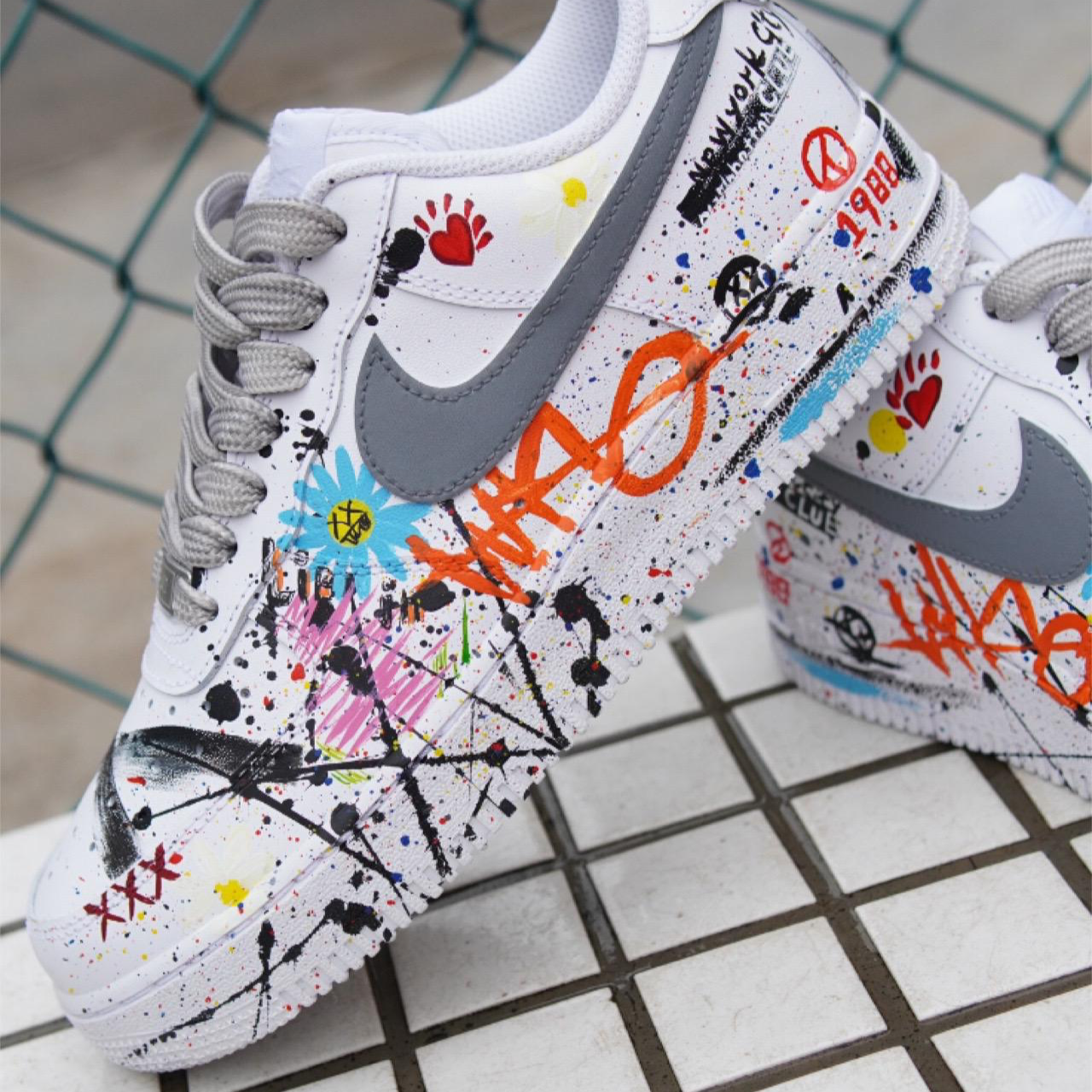 [Custom Women's low-top world sneakers]  Air Force 1 Skateboarding Shoes Women's Low-top White/Multicolor
