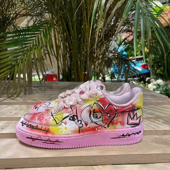 [Custom Women's artistic graffiti pink]  Air Force 1 Skateboarding Shoes Women's Low-top Pink