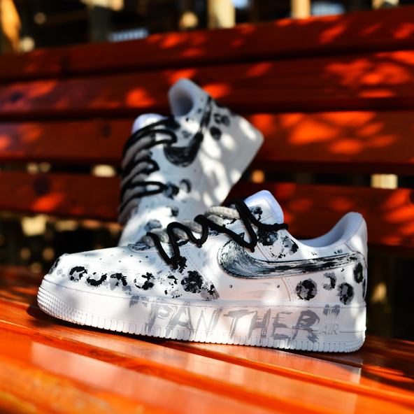 [Custom The Wild Spirit for women is black, white and grey]  Air Force 1 Skateboarding Shoes Women's Low-top Black/White/Gray