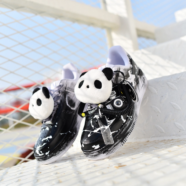 [Custom The wish of a female panda]  Air Force 1 Skateboard Shoes Women's Low-Top Black/White
