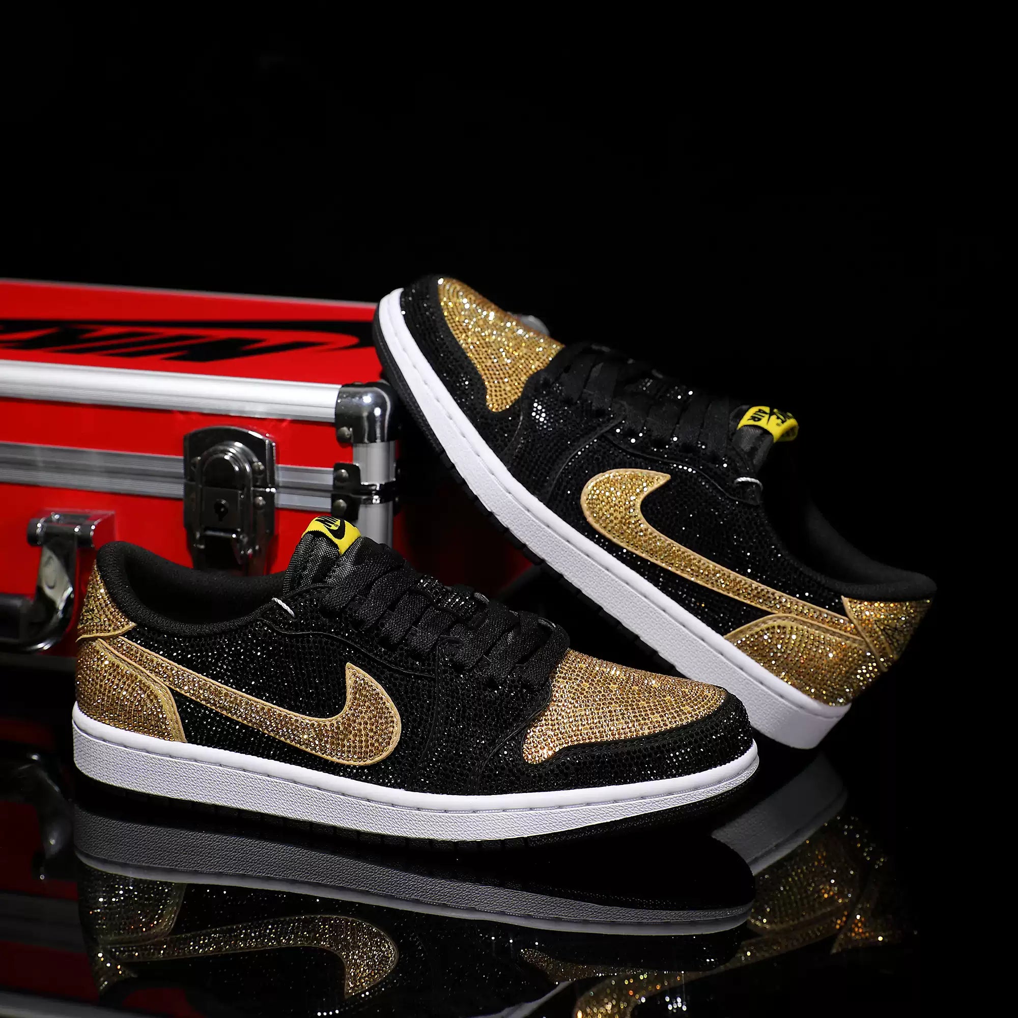 [Custom Black Gold Full Diamond] Air Jordan Low - Top Skateboarding Shoes Unisex