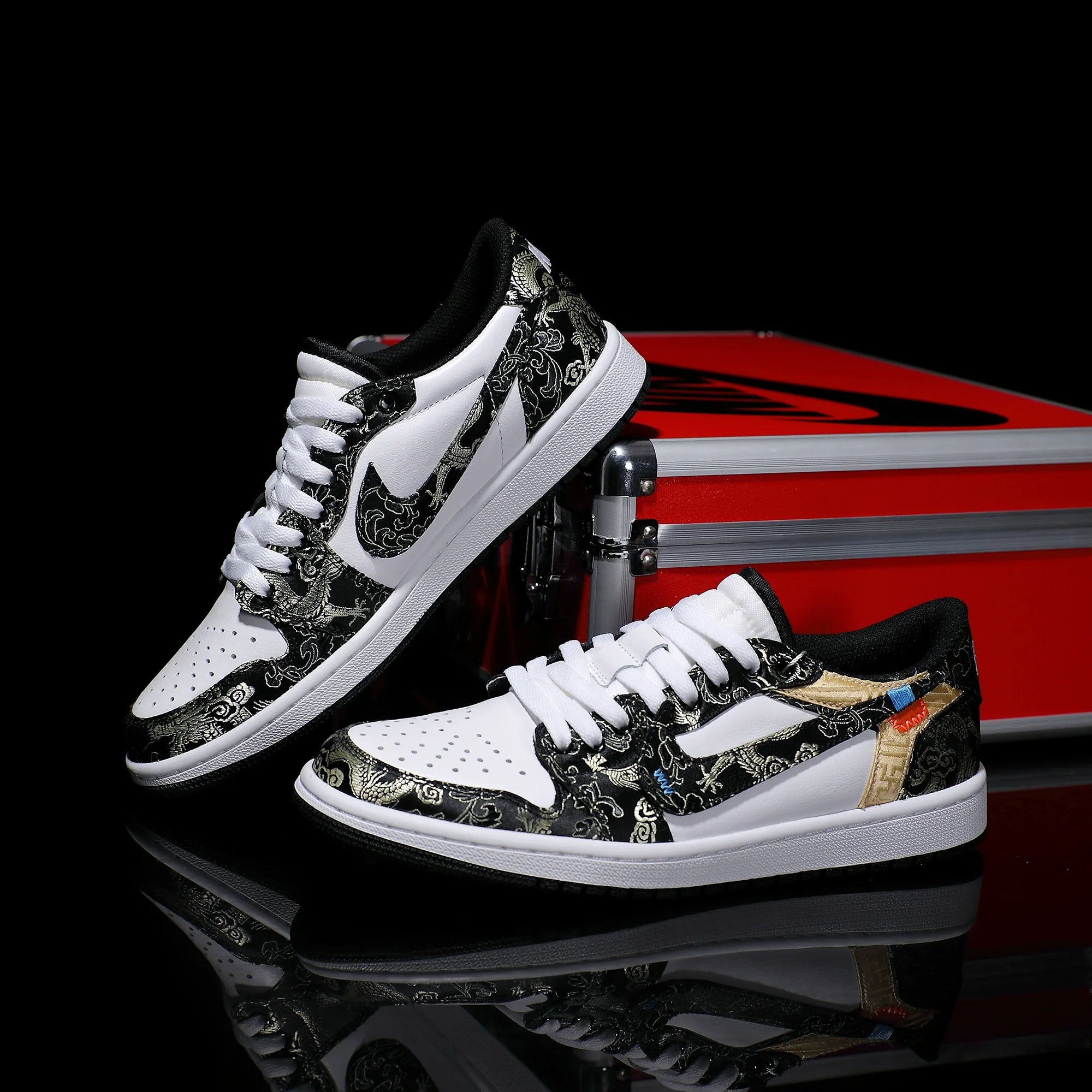 [Custom Black Gold Dragon Pattern Embroidery] Air Jordan Low - Top Skateboarding Shoes Unisex