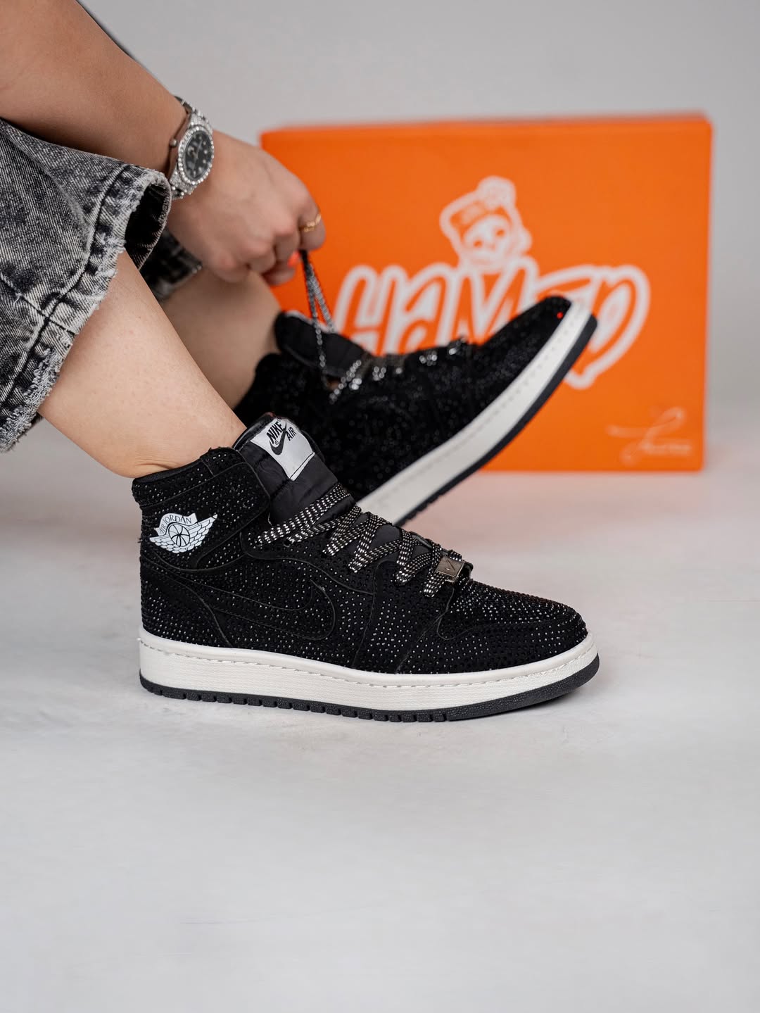 [Custom Black/White - Full Diamond] Air Jordan 1 High - Top Skateboarding Shoes Unisex