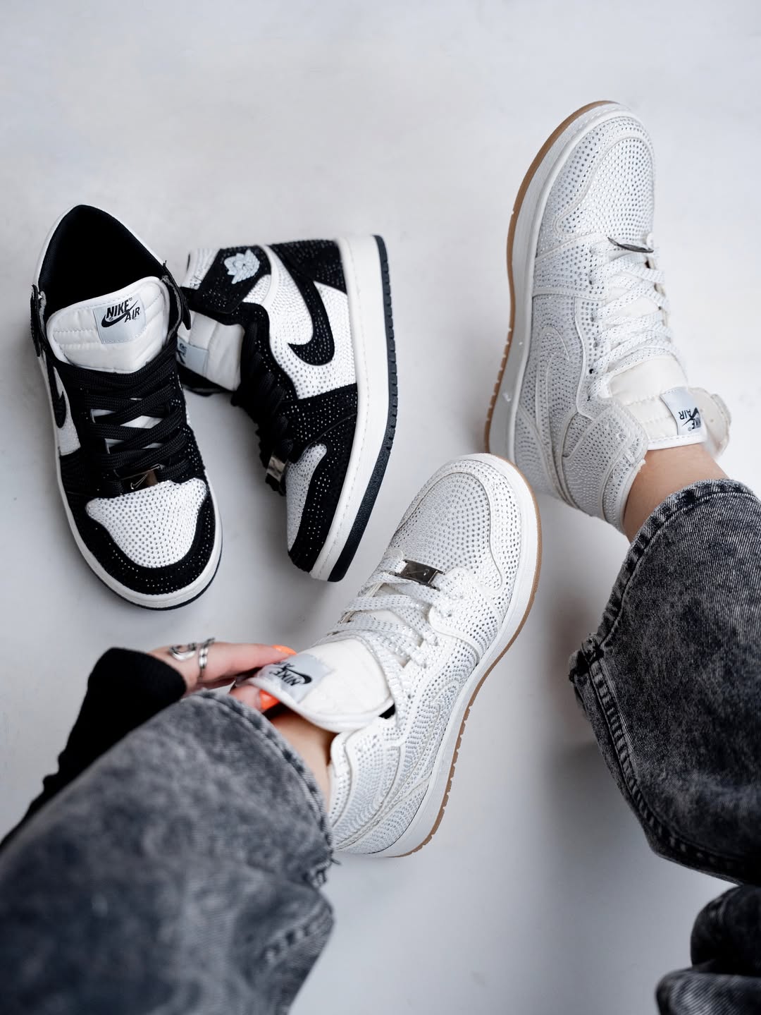 [Custom Black/White - Full Diamond] Air Jordan 1 High - Top Skateboarding Shoes Unisex