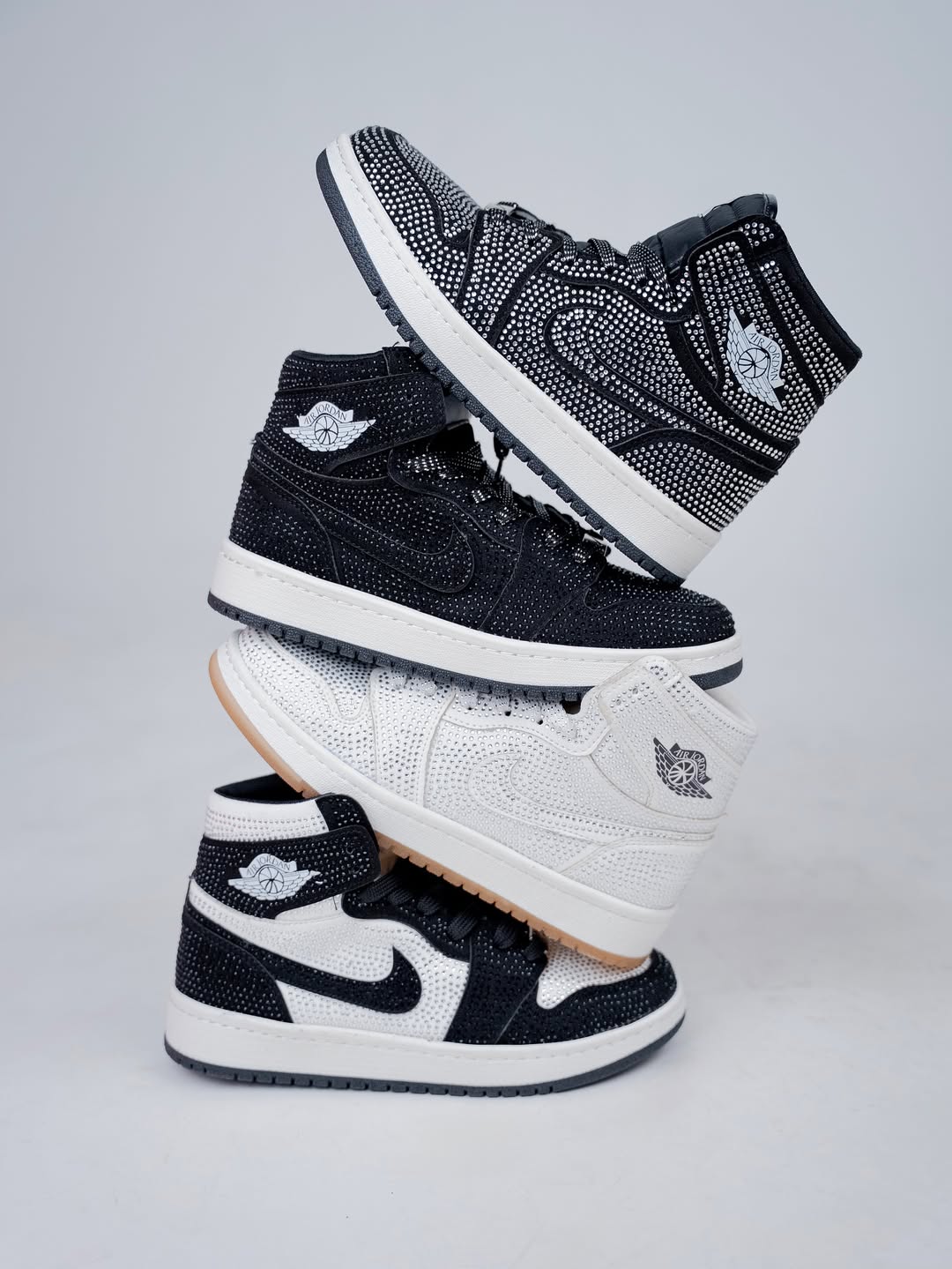 [Custom Black/White - Full Diamond] Air Jordan 1 High - Top Skateboarding Shoes Unisex
