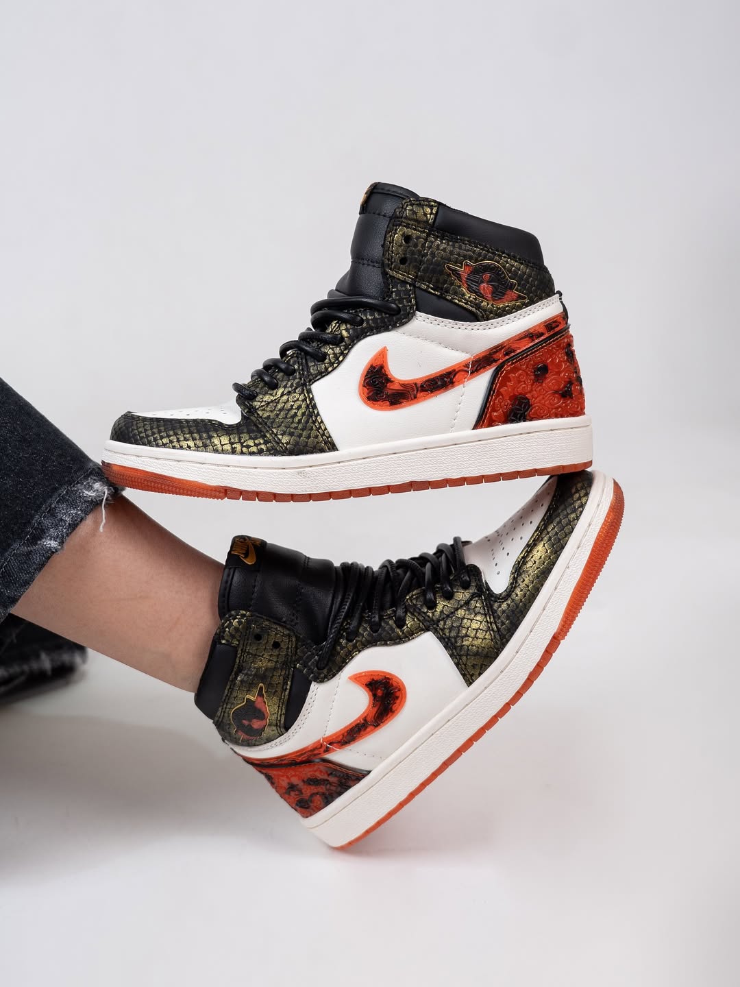 [Custom Blazing Flame  Golden Dragon] Air Jordan High - Top Skateboarding Shoes Unisex