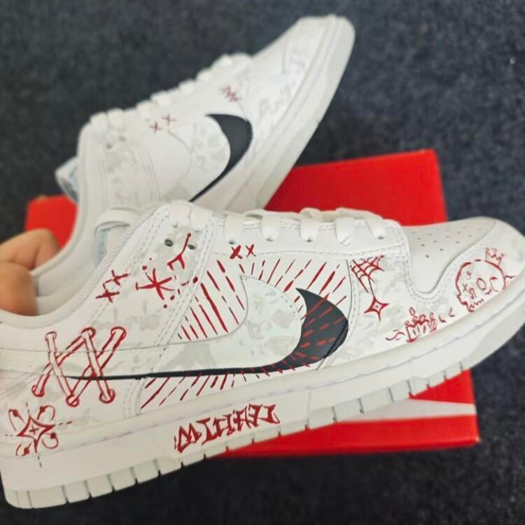 [Custom Eternal silent words]  Dunk Skateboarding Shoes Men Low-top Grey / Red